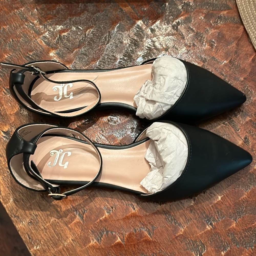 Black flats with ankle strap. Journee Collection Szie 6